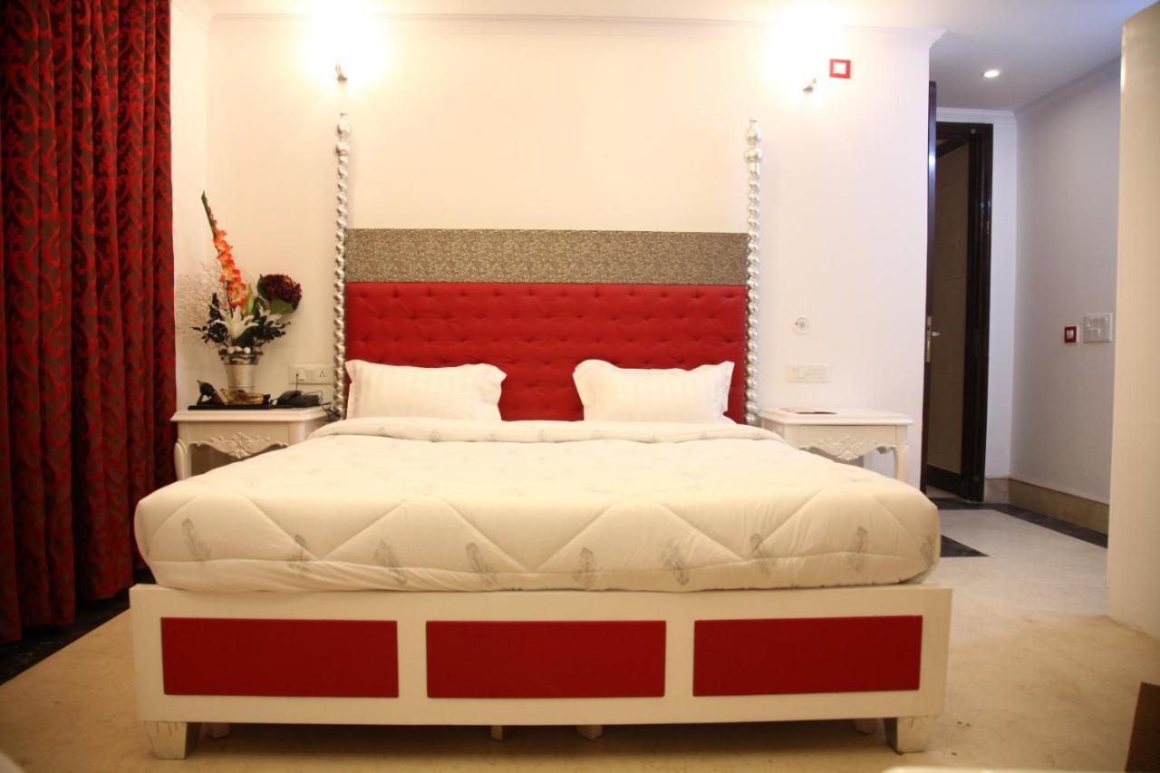 Hotel Dev Residency Vrindavan Bagian luar foto