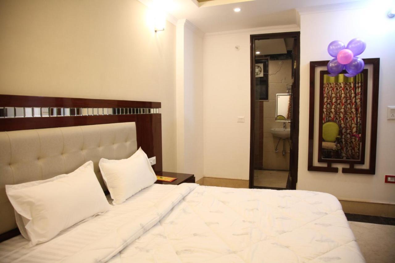 Hotel Dev Residency Vrindavan Bagian luar foto